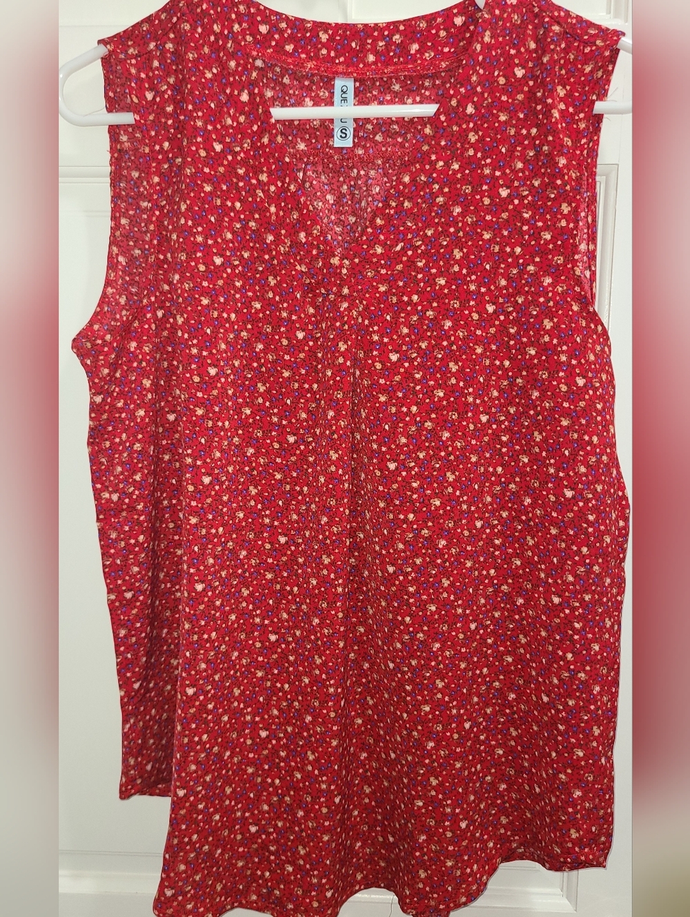 Quezhu Red Floral Sleeveless Blouse